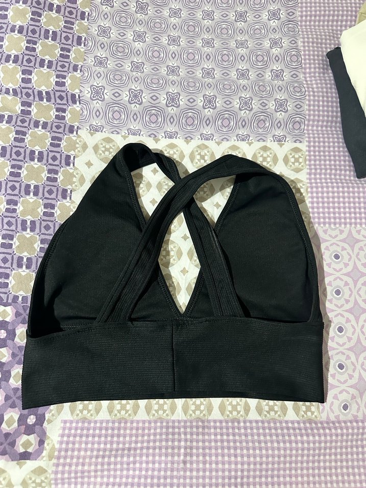 Derin dekolte crop - Görsel 2