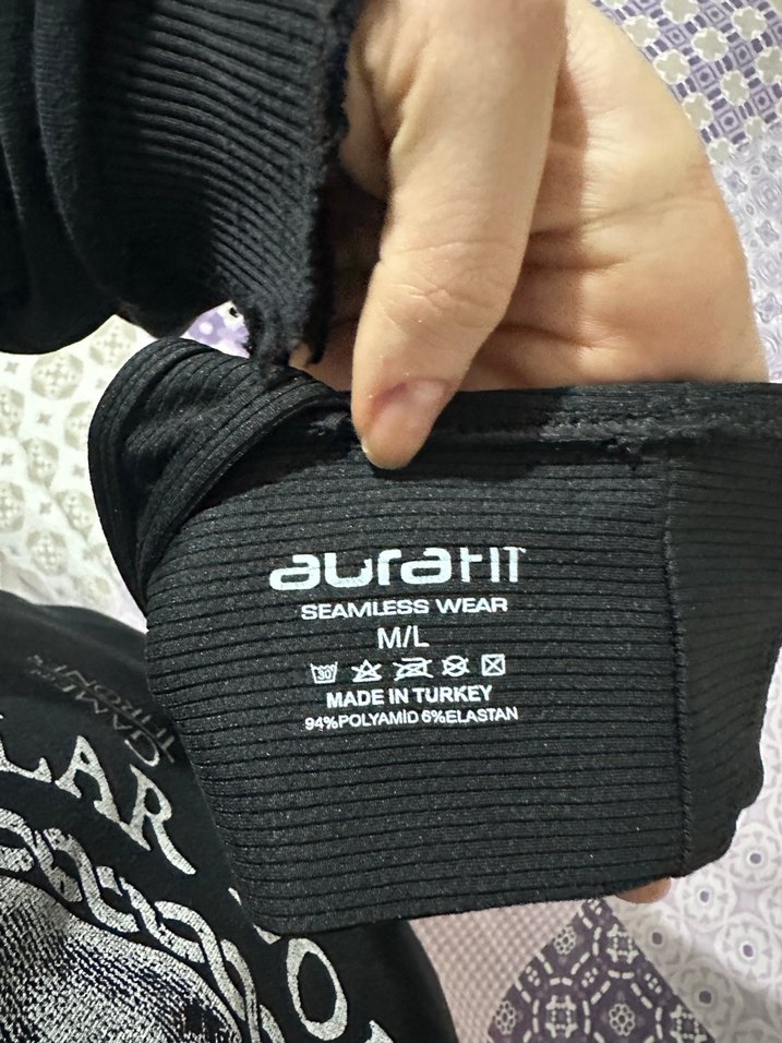 Derin dekolte crop - Görsel 3