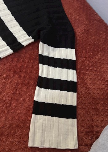 Kadın Siyah Beyaz Çizgili Uzun Kollu Triko takım - Görsel 3