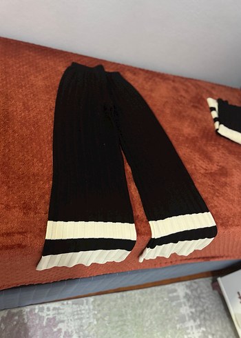 Kadın Siyah Beyaz Çizgili Uzun Kollu Triko takım - Görsel 5