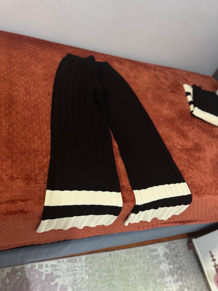 Kadın Siyah Beyaz Çizgili Uzun Kollu Triko takım - Görsel 5