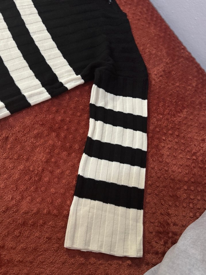 Kadın Siyah Beyaz Çizgili Uzun Kollu Triko takım - Görsel 2