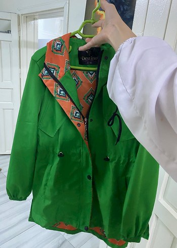 Düğmeli Yeşil Midi Yağmurluk - Görsel 6