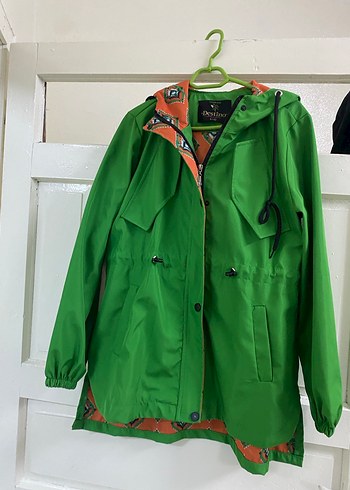 Düğmeli Yeşil Midi Yağmurluk - Görsel 2