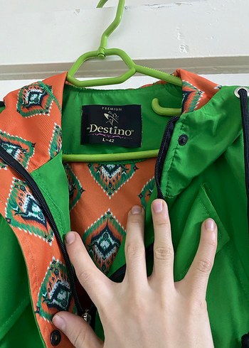 Düğmeli Yeşil Midi Yağmurluk - Görsel 4