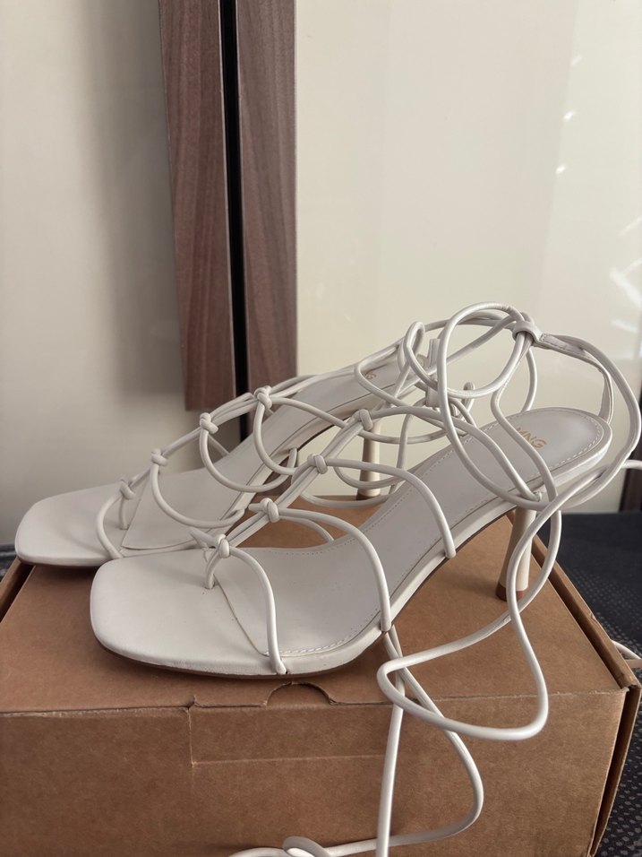Beyaz  İnce Topuklu Kadın sandalet - Görsel 2