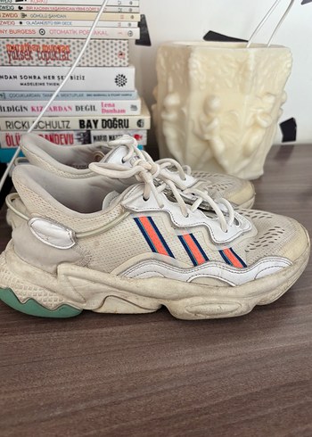 38 Beden beyaz Renk Adidas Kadın Beyaz Bağcıklı Sneakers