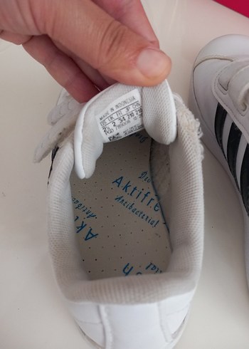 34 Beden Adidas Beyaz Kız Çocuk Sneakers