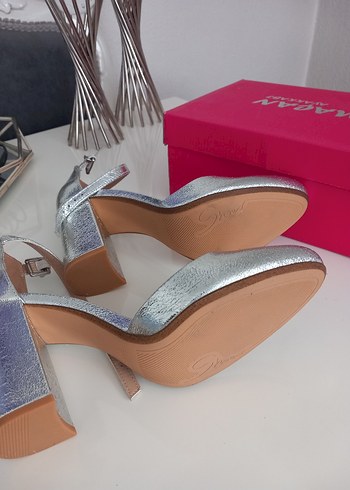 37 Beden gri Renk Bershka 37 numara
