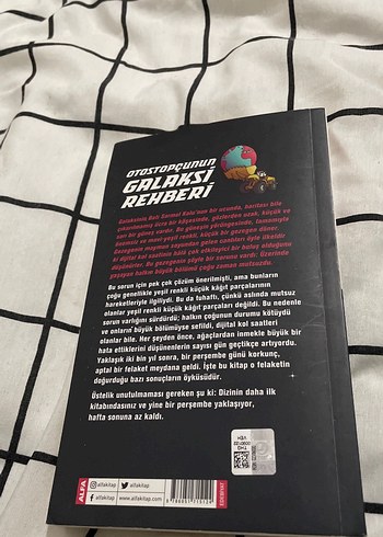 Otostopçunun Galaksi Rehberi - Douglas Adams - Görsel 2