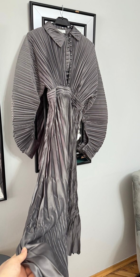 Gri Pileli Kadın Uzun Elbise - Görsel 2