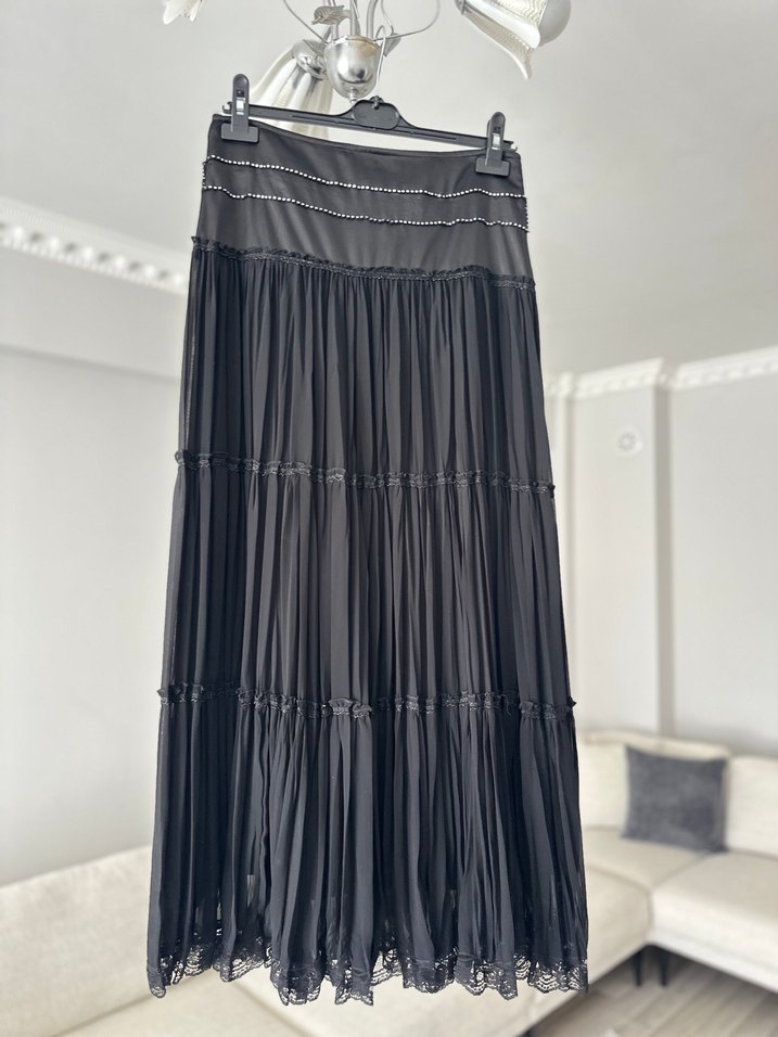 Siyah Şifon Pilili Uzun Gotik Etek - Görsel 2