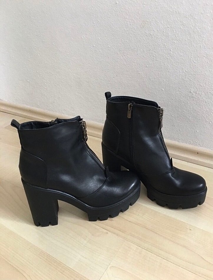 Siyah Deri Kalın Topuk Bot - Görsel 2