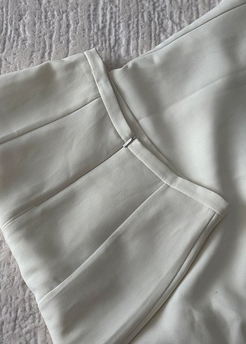 Beyaz Uzun Saten Etek - Görsel 3