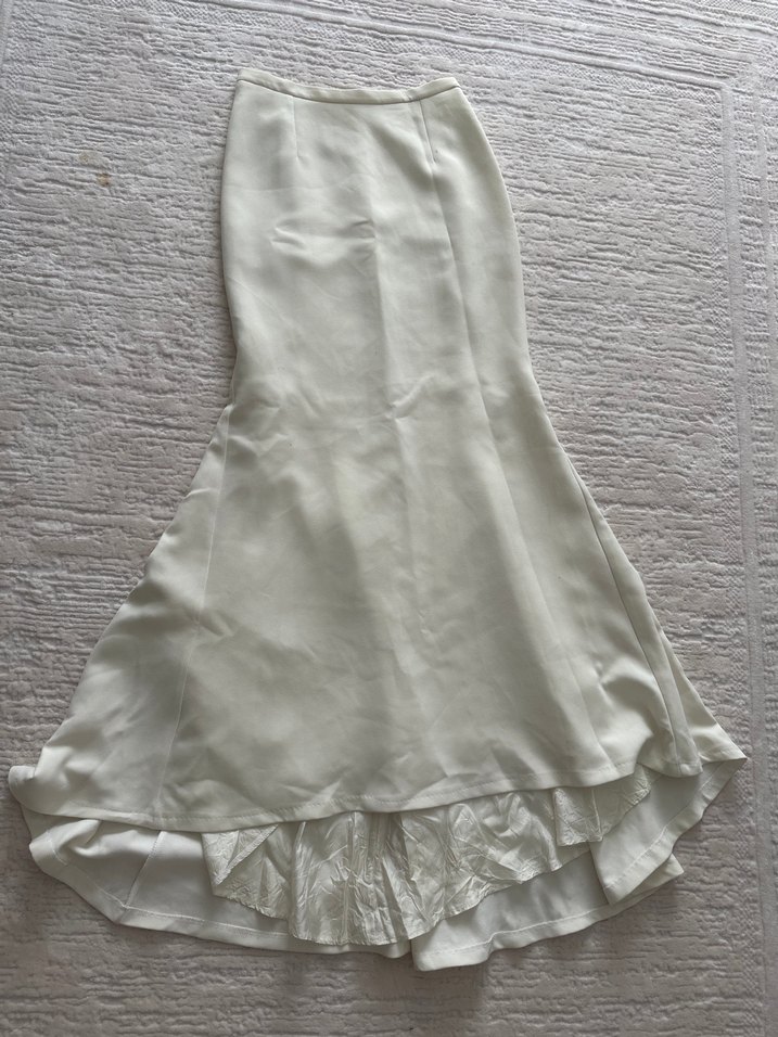 Beyaz Uzun Saten Etek - Görsel 4