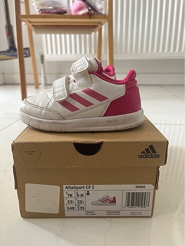 Adidas çocuk spor ayakkabısı