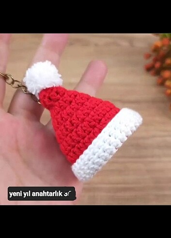 Amigurumi yılbaşı anahtarlığı