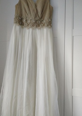 Nakışlı, askısız, uzun bej nişan elbisesi - Görsel 4