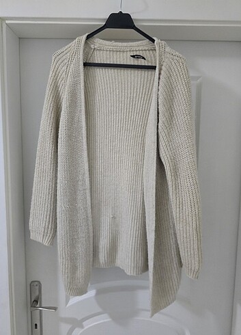 AMBAR HIRKA