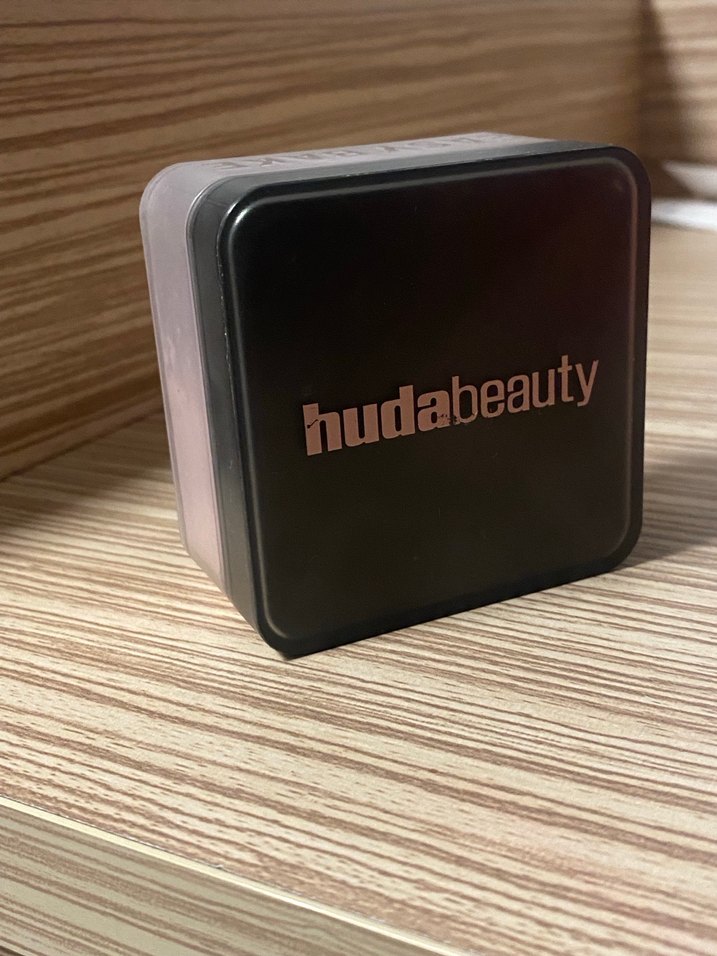 Huda Beauty Easybake Cherry Blossom Cake Pudra - Görsel 2