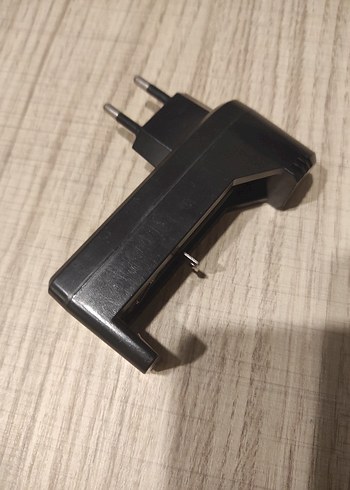 Siyah Tekli pil sarjz cihazı
