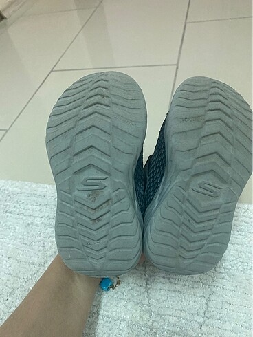 22 Beden gri Renk Skechers erkek cocuk ayakkabisi