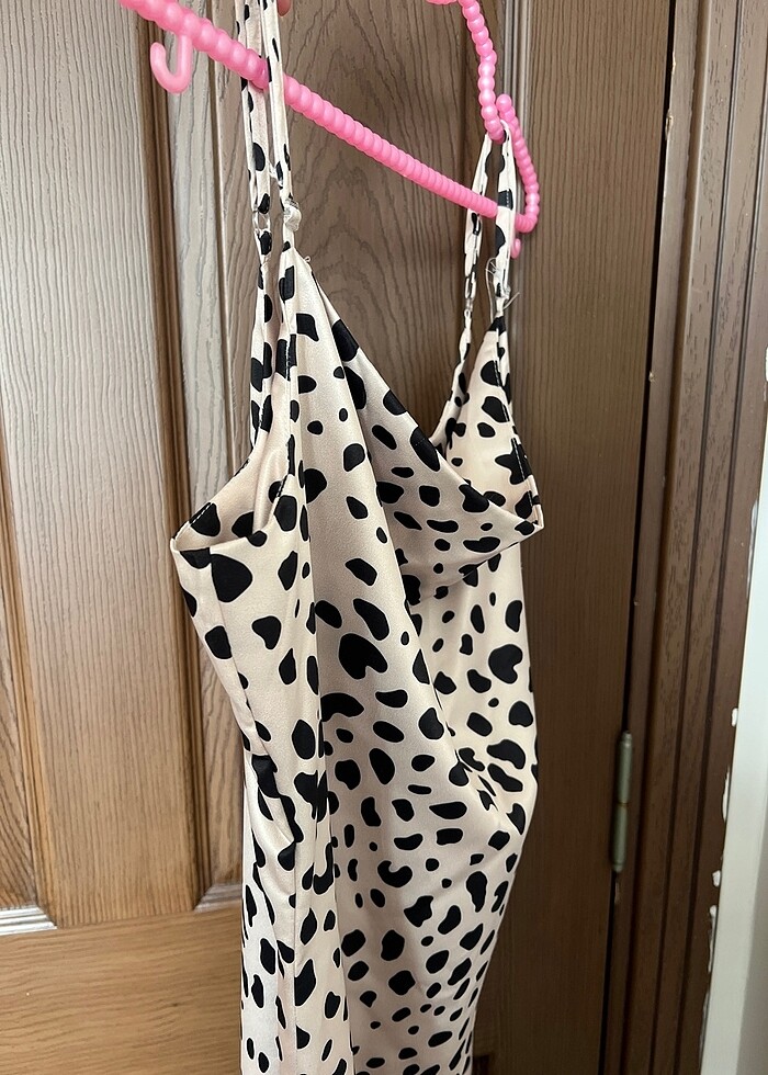 Degaje yaka leopar desenli elbise - Görsel 4