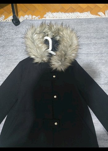 Zara Kürk Detaylı Kadın Kışlık Ceket