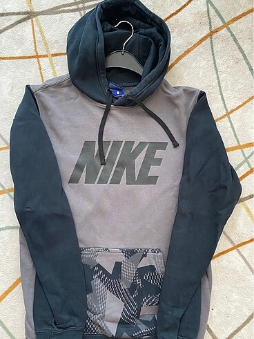 Nike sweatshirt