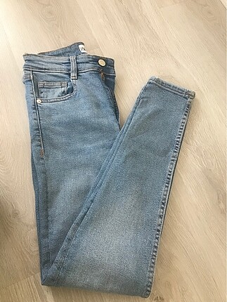 zara jean ve crop