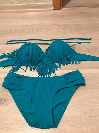 Bikini ve küpe