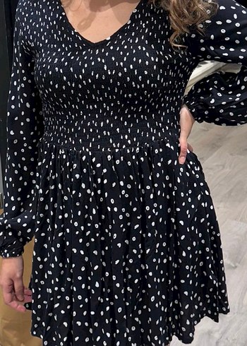 Puantiye Desenli V Yakalı Midi Elbise - Görsel 3