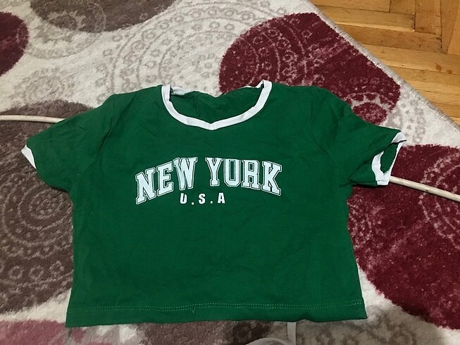 Yeşil Crop Üst