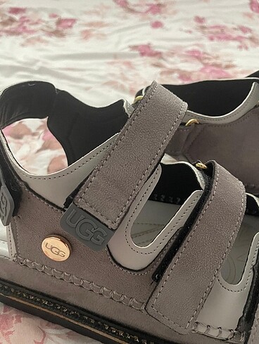 Ugg Ugg sandalet (39-39,5 numara)