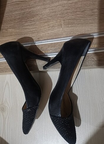 36 Beden Siyah parlak stiletto ayakkabı