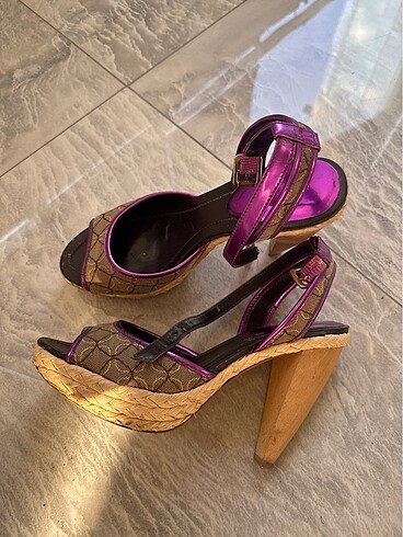 Nine west