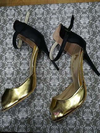 Dore stiletto