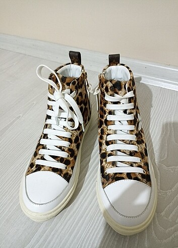 Louis Vuitton ayakkabı