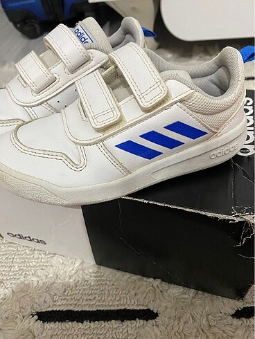 27 Beden beyaz Renk Adidas çocuk ayakkabı