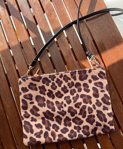 Siyah leopar çanta