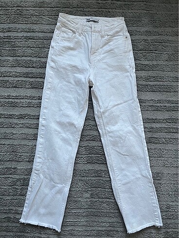 Zara ZARA BEYAZ JEAN PAÇASI KESİK
