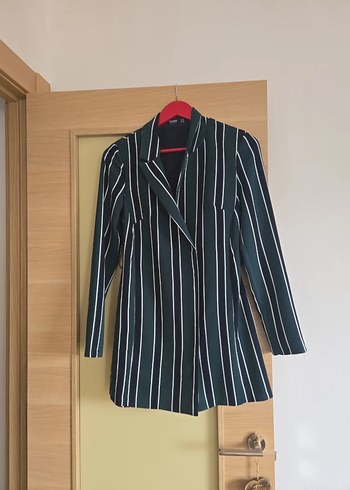 Bershka yeşil beyaz Çizgili Kemerli V Yaka Mini şort Elbise - Görsel 3