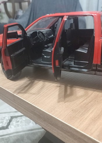  Beden Renk Bruder marka Koyu Kırmızı Oyuncak Kamyonet