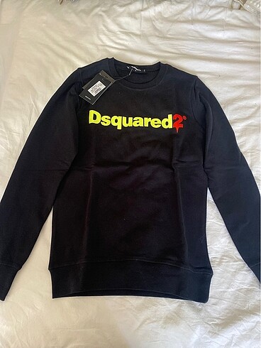 ?Street style oversize sweat Dsquared2 ?