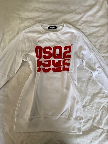 ? y2k street style sweat ?