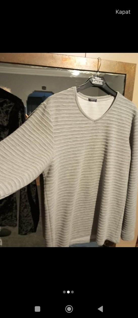 Gri V Yakalı Pliseli Kadın Keten Kazak - Görsel 2