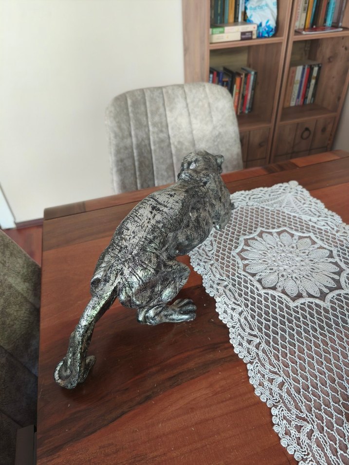 Koyu Gri Kaplan Figürin - Görsel 3