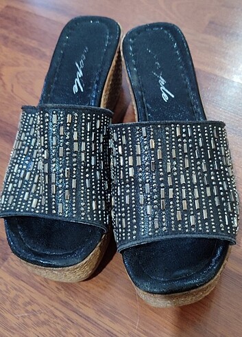 Yepyeni kadın terlik - Görsel 2