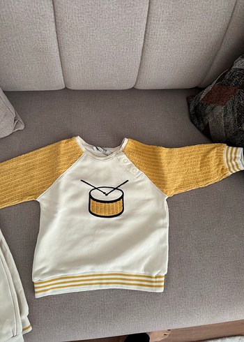 Erkek Çocuk Sarı Kollu Örme Panço marka Sweatshirt