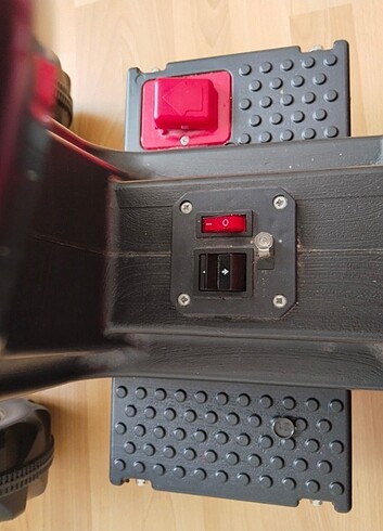 Beden dolu 6 volt akülü traktör çok iyi durumda